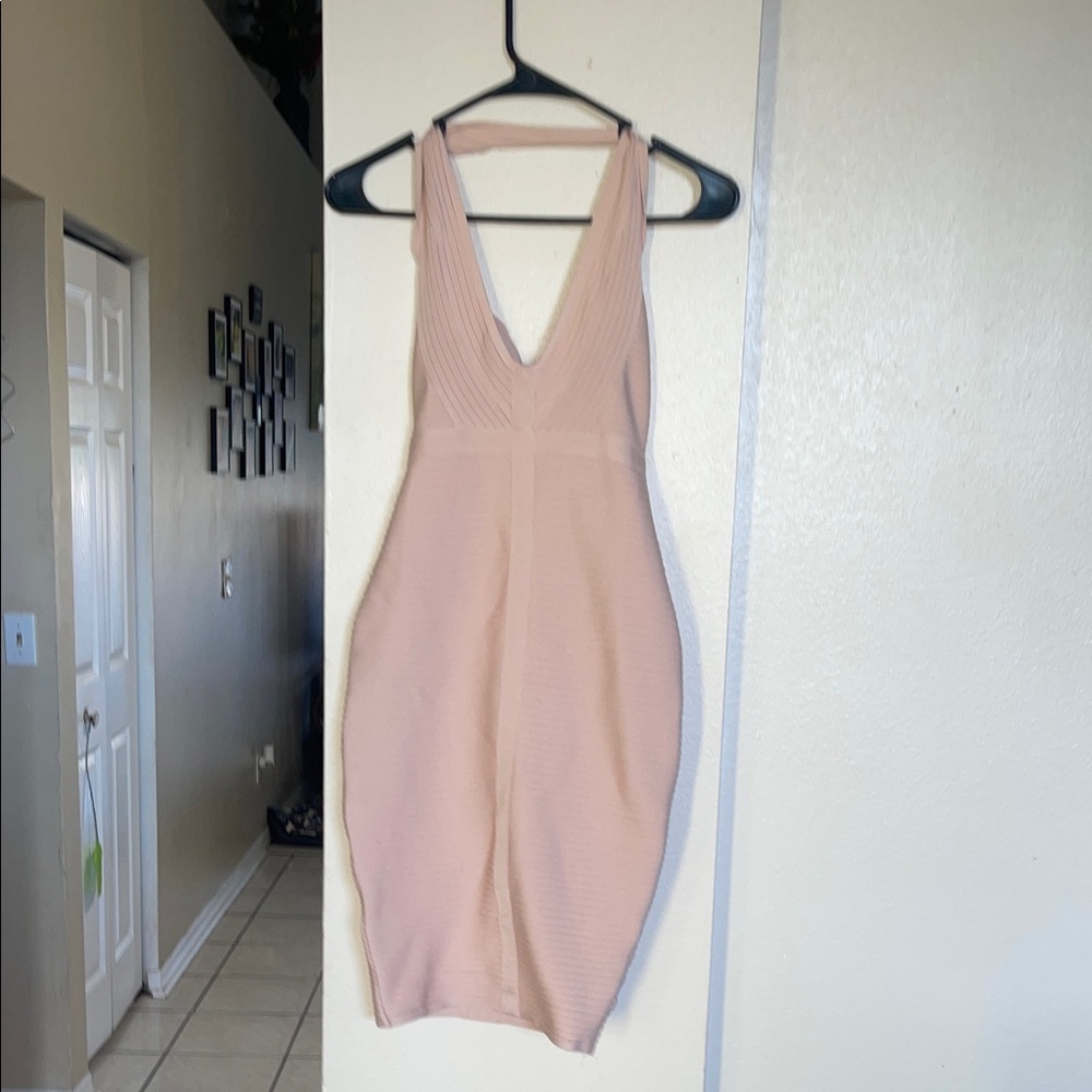 Elegant Pink Sleeveless Dress